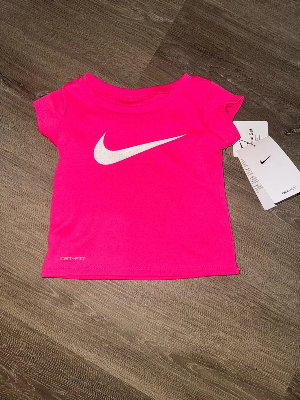 Nike Baby Girls Graphic T-shirt and Shorts 2-piece Set - Picture 5 of 7